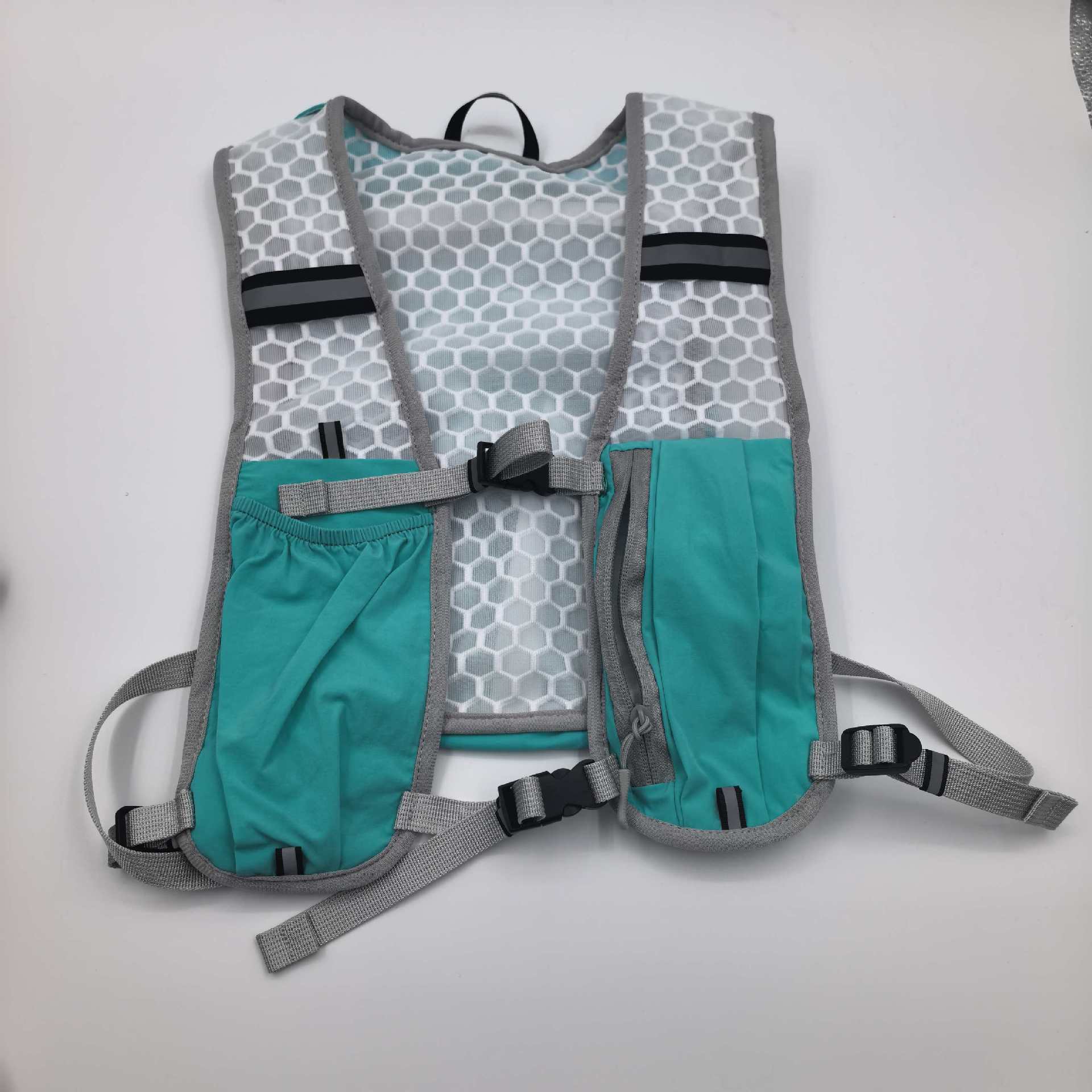 กระเป๋าใส่โทรศัพท์สำหรับวิ่ง ก - Hydration Vest บทวิจารณ์และราคา